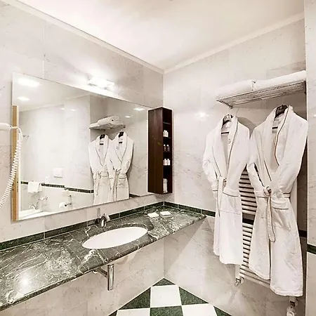 Grand Hotel