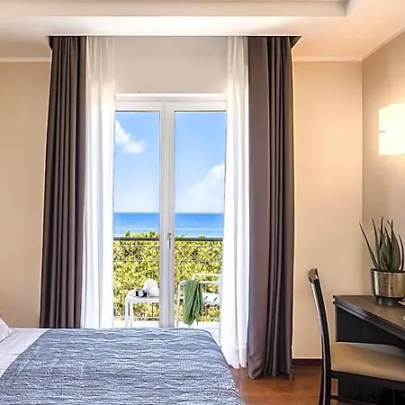 Hotel Grand 4*